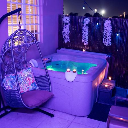 Private Jacuzzi Oasis With Mountain Views And Free Parking Apartment Ponce Bagian luar foto