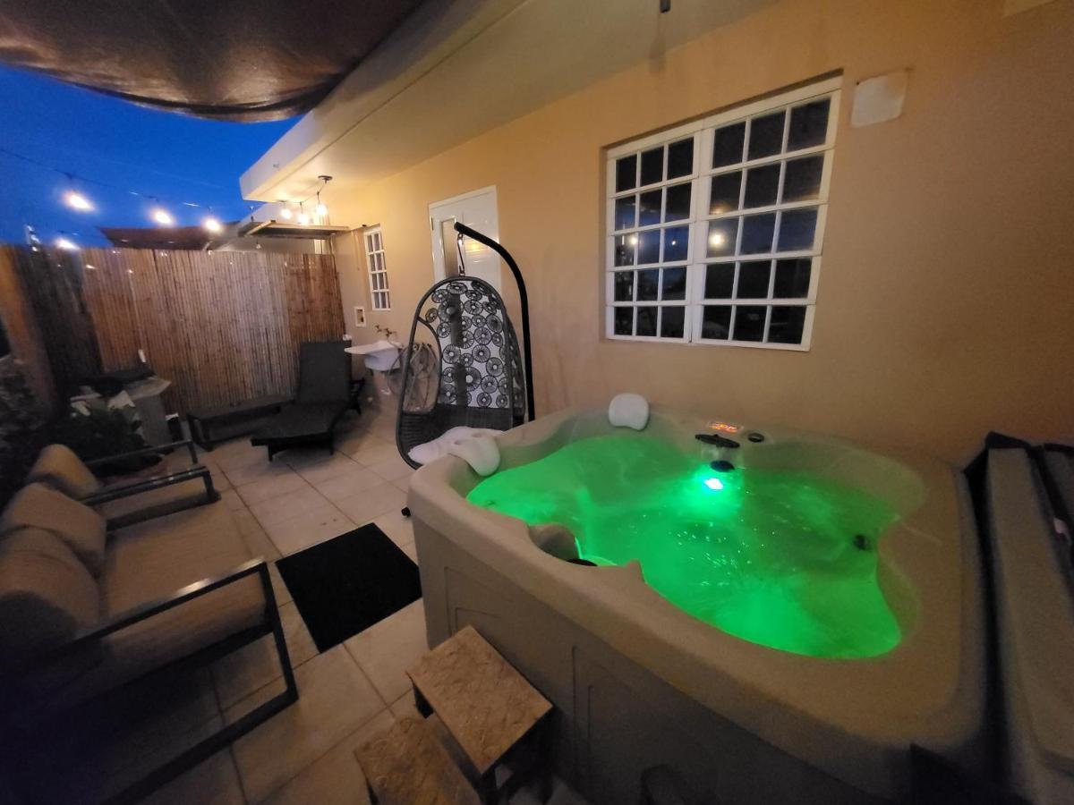 Private Jacuzzi Oasis With Mountain Views And Free Parking Apartment Ponce Bagian luar foto